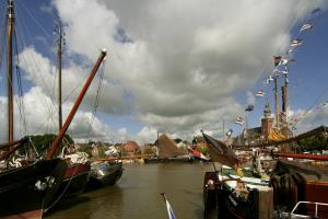 2005-08-06 Leer Traditionsschiffertreffen 080-1_100.jpg